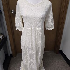 Elegant White Lace Dress